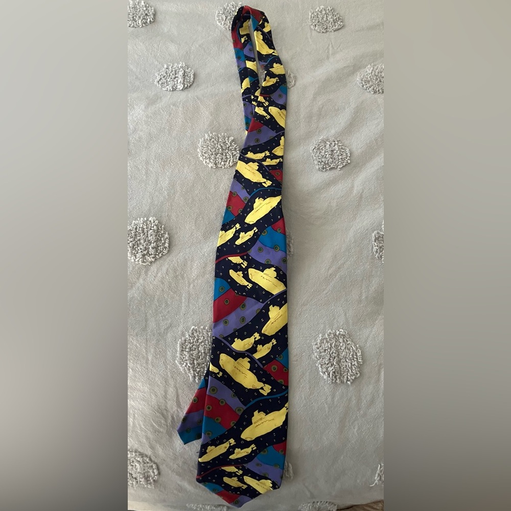 Beatles yellow submarine tie